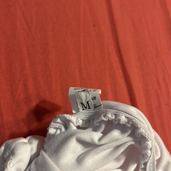 Halter top, blackless, tight white dress, scrunched butt and sided - Picture 4 of 4